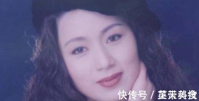 女演员&揭开“伪君子”余秋雨的面纱，曾弃13年糟糠妻，娶小16岁的女演员