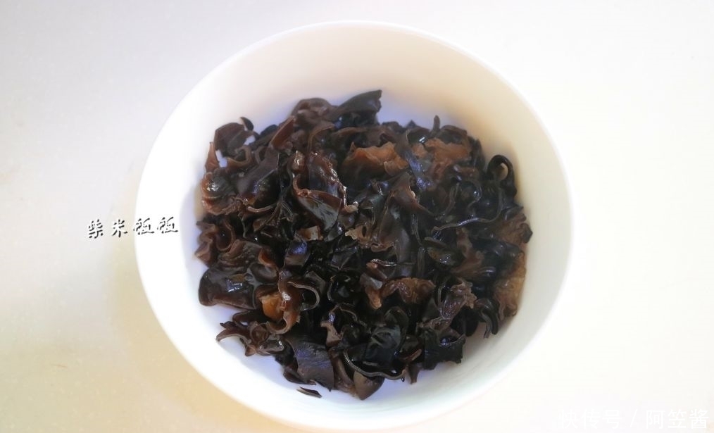 饭菜|特殊时期，这两种食材可以多囤一些，简单一炒就是下饭菜