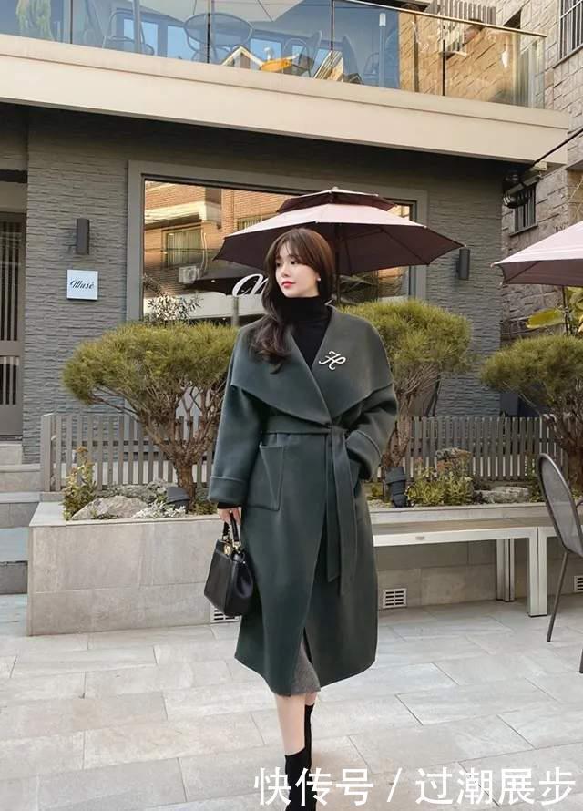 女人过了50岁,穿大衣要牢记这“3不要”,不然再贵都像地摊货