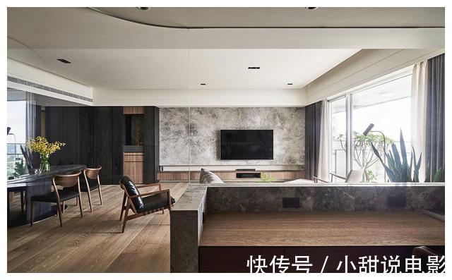 电视背景墙|不喜欢太浅的原木风格装修？看看他家的胡桃木，低调又显高级感！