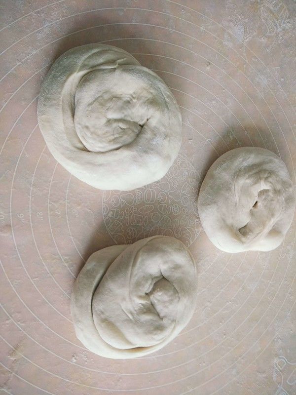 烙饼为什么发干发硬大多人以为用开水烫面,抹很多油,其实错了