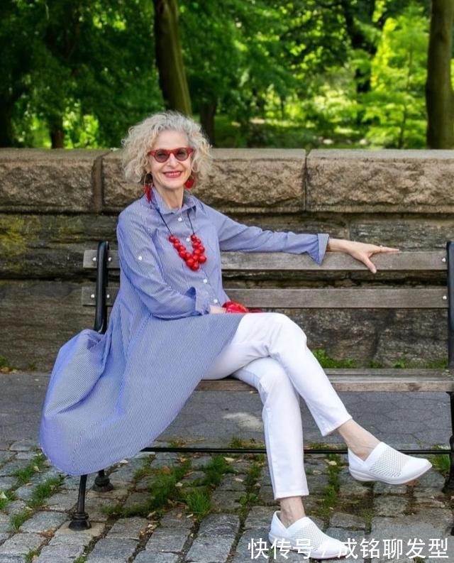 时尚|这才是老年人应有的穿衣打扮，优雅大气不做作，时髦减龄值得借鉴