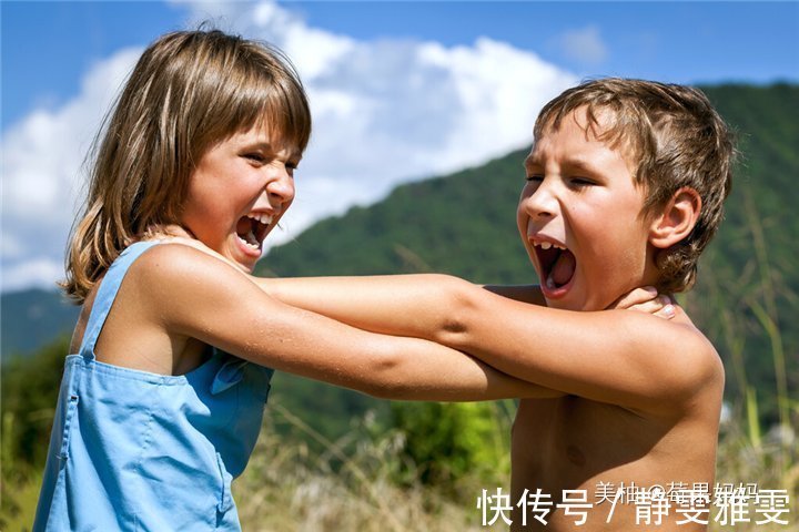 有情绪|4个特征是孩子“没教养”的表现,父母要及时纠正,做到心里有数