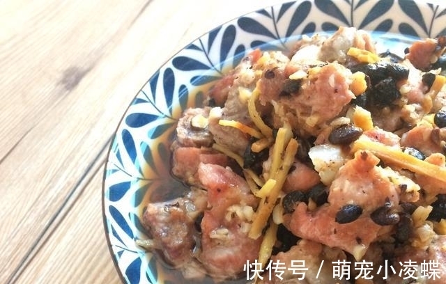 浸泡|我家排骨从不炖着吃,蒸一蒸,鲜香入味,一周吃4次,太费米饭