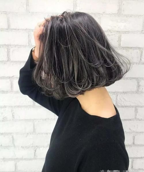 中年女性白发很多适合留长发还是短发？