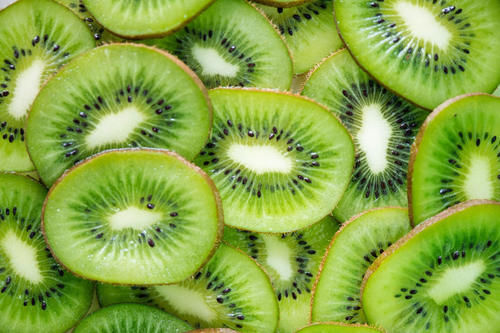 奇异果|它是一种快速减肥的水果，看到别错过，加水喝一个月瘦出小蛮腰！