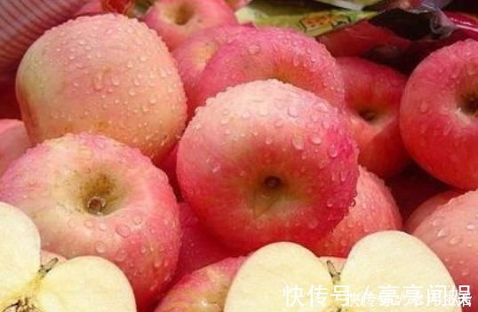 苹果|什么时间段吃苹果最好？饭前吃还是饭后吃？有人说是睡觉前！