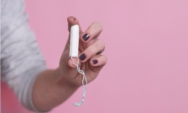 雌激素|女人月经量少怎么办常吃“2黄1白”,补充雌激素,更有女人味