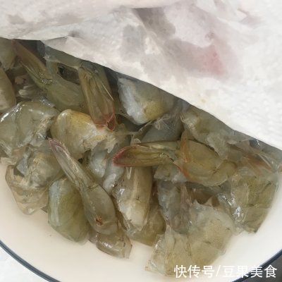 蒜香黄油虾|健康低卡家常菜——蒜香黄油虾