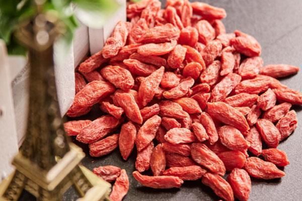 男人堅(jiān)持喝枸杞泡水，身體會(huì)收獲哪些益處？趕緊轉(zhuǎn)告你的男性朋友