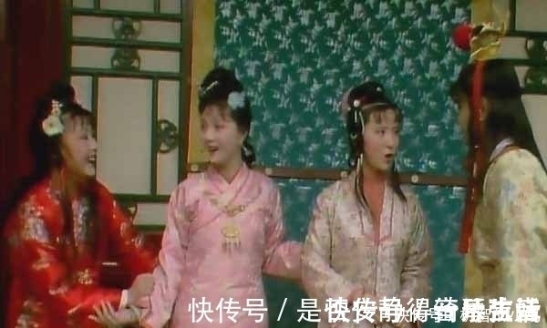 黛玉&湘云发现宝玉的珍珠少了一颗,引出黛玉冷笑,写这一段有何用意?