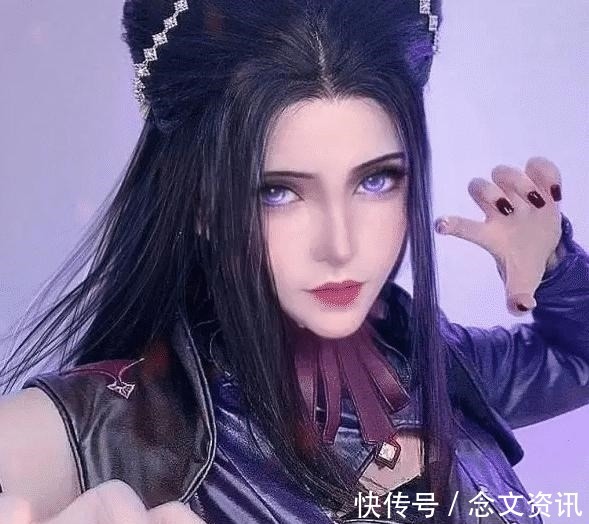 粉丝们|斗罗大陆最狠Coser一人饰演三大美女,最后赢得官方点赞!