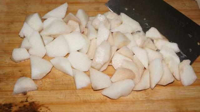 神农本草经|黄芪是平民补品,但不要单独泡水喝了,跟3种食物搭配不上火