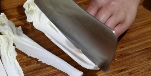 好吃|天冷最爱吃的一道菜,教你大白菜的新做法,酸辣爽口,比炒着好吃