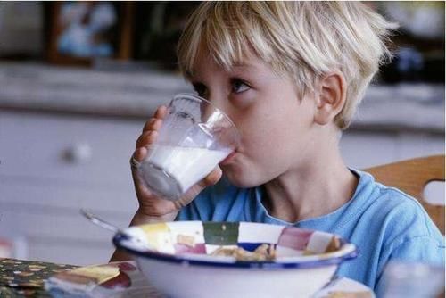 身高|孩子腿部有这3个特征,身高还能猛涨,将来肯定是个顶个的大高个