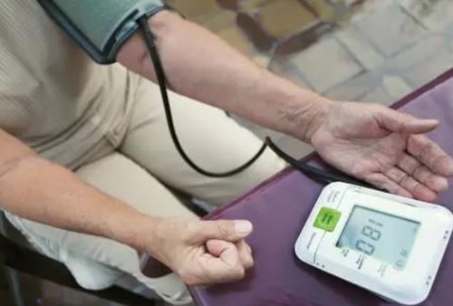 钠离子|高血压怕缺钾,长期吃降压药,提醒:日常可多吃4种“高钾食物”