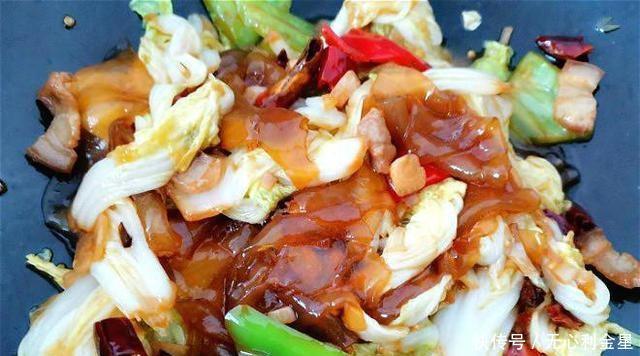 食物治愈|炒大白菜时,不要直接炒,如果你多加这一步,卷心菜更香就更美味