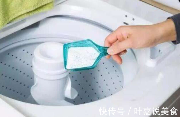 “洗衣液”和“洗衣粉”哪个好以前不了解，难怪洗衣效果不好