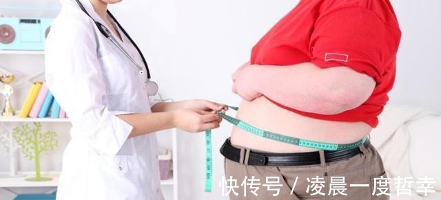 腰部|减肥的人不能吃花生若想减去腰部赘肉，3种食物尽量少碰