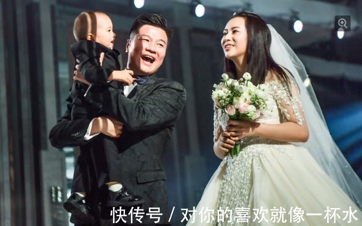 女友|曾是中超射手王,两任女友都是明星,41岁抱儿子大婚,今赋闲在家