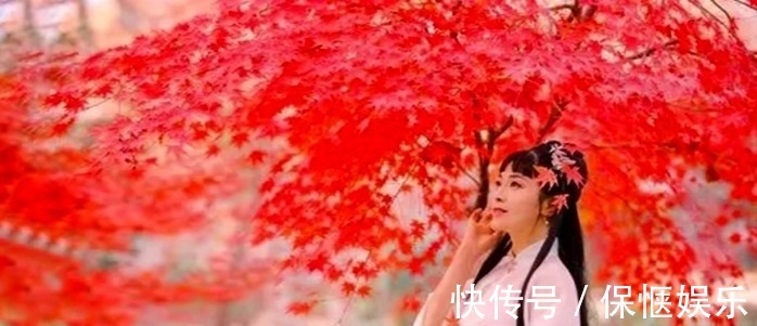 红笺#红叶黄花秋意晚，女主人公因悲秋而怀远，书信难寄玉泪滴落红笺淡