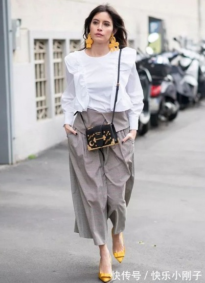 身材 紧致身材的小姐姐,秀出青春活力范,哪一位最美