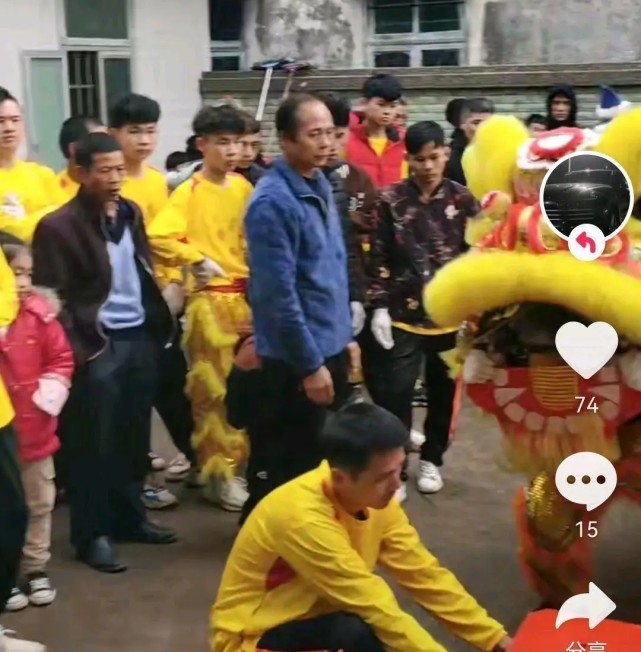 新春|新春佳节幸福美满!全红婵家乡迈合村庆祝,热闹场面引村民围观