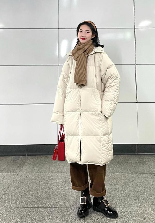 羽绒|白色羽绒搭配指南,学会这三个技巧,层次分明显瘦还好看