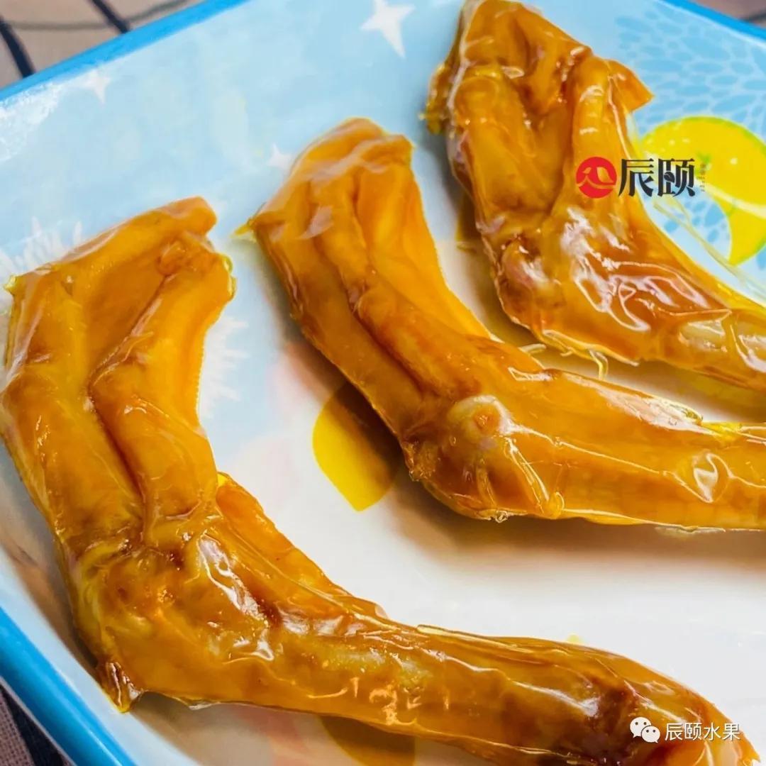辰颐物语:温州草本卤鸭掌,低脂肪,肉质脆爽劲道,入味三分