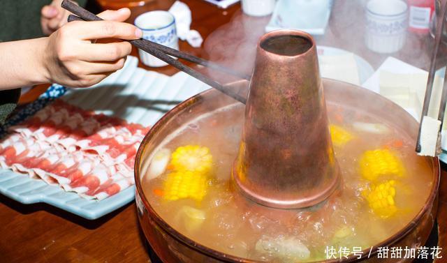 北方的火锅|同样是吃火锅,北方和南方有哪些差异你爱油碟还是芝麻酱