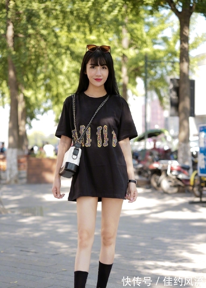 搭配 小姐姐们的夏日凉爽穿搭,不含糊的细节,给你带来不一样的新体会