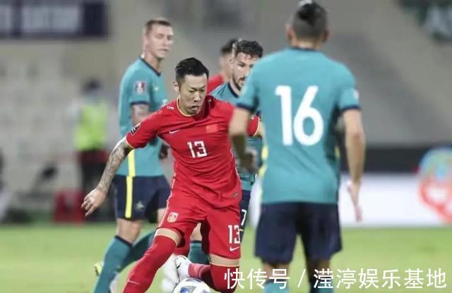 阿兰|不窝囊未胆怯没放弃国足值得尊敬!两老将两新人三归化可打满分