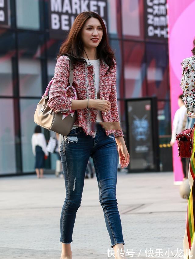 牛仔裤 浅蓝色宽松衬衣搭配白色毛边短裤,展现完美身材比例!