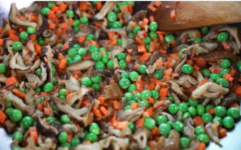 相传妈祖最爱吃的紫菜焖饭,赶紧学起来,一碗不到10元