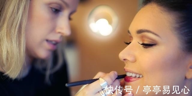 亲戚|逢年过节走亲戚,这样涂口红,七大姑八大姨都会说你很漂亮!