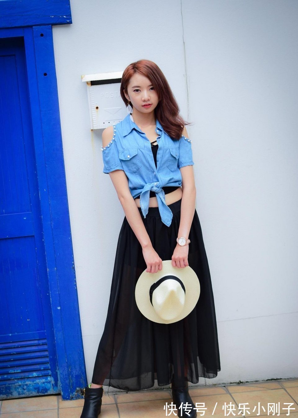 罩衣|非常好看的半身裙,加上打结的短袖,小姐姐很漂亮