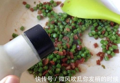 糯米馅|制作糯米网红豇豆饼,春卷加糯米馅,外表焦黄软糯又好吃
