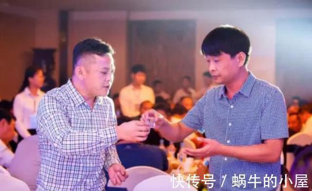生活|大哥喝酒26年,肝脏却依然健康红润,医生:他的生活习惯值得学习