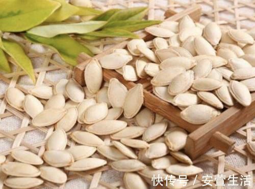 营养成分|糖尿病人吃南瓜子降糖？吃的越多越好吗？