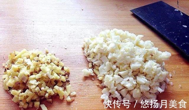 豆瓣酱|晚上来一碗水煮肉片,香辣可口,美味无比,好好过把瘾!