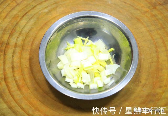 解馋|鸡胸肉这样炒着吃,又嫩又滑,搭配这几种菜,营养均衡又解馋