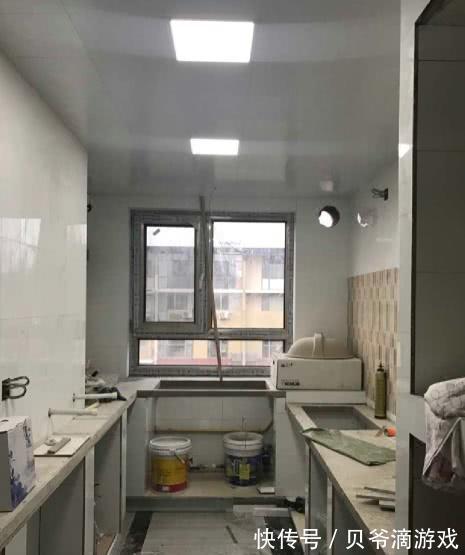 嵌入式|现在还有人砖砌橱柜?老土公婆非要弄,没想到装修完效果还不错