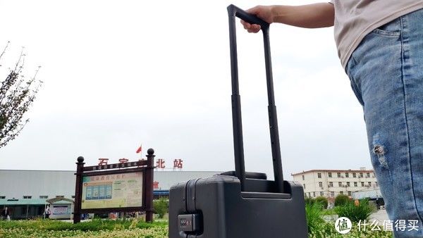 金属|安全加持下的旅途只因有地平线8号power登机箱