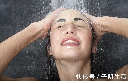 水温|不是吧,你洗头发的时候还会用指甲抓头皮?怪不得头发越洗越少……