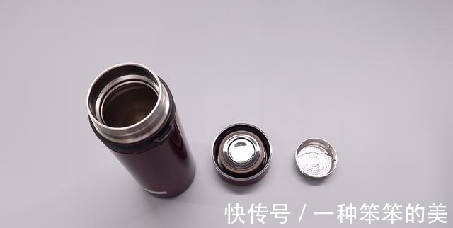保温杯再难清洗,教你一招,不用洗洁精,细菌茶垢全部洗干净