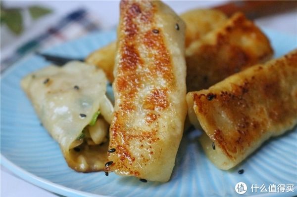 冬天就要这样吃早餐，酥脆好吃的锅贴，做法超简单