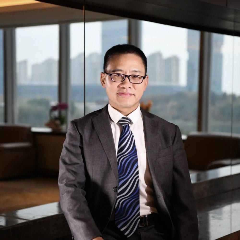  中华|潘中华：鹰，不可以留恋地平线