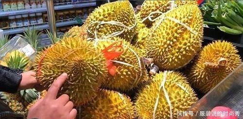 口感|买榴莲,就得挑“母”的,口感香甜味道好,学会这4招,一眼辨出
