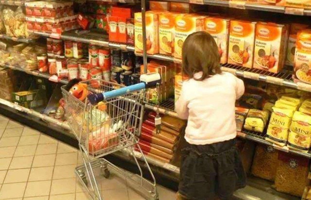 偷吃|5岁宝宝偷吃一颗车厘子,店员:90一斤赔钱,宝妈做法引路人赞同