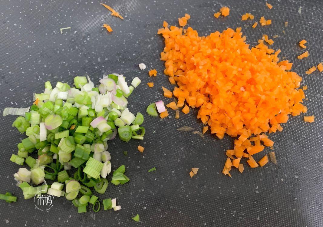 拉丝|最近孩子迷上它，早餐宵夜都要吃，柔软焦香还拉丝，5分钟就搞定